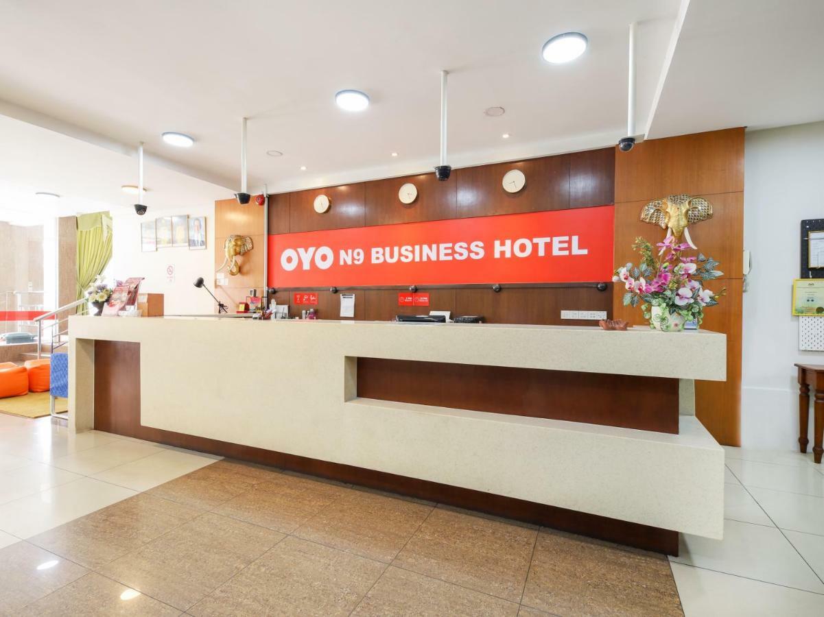 OYO 43955 N9 Business Hotel Nilai Exterior foto