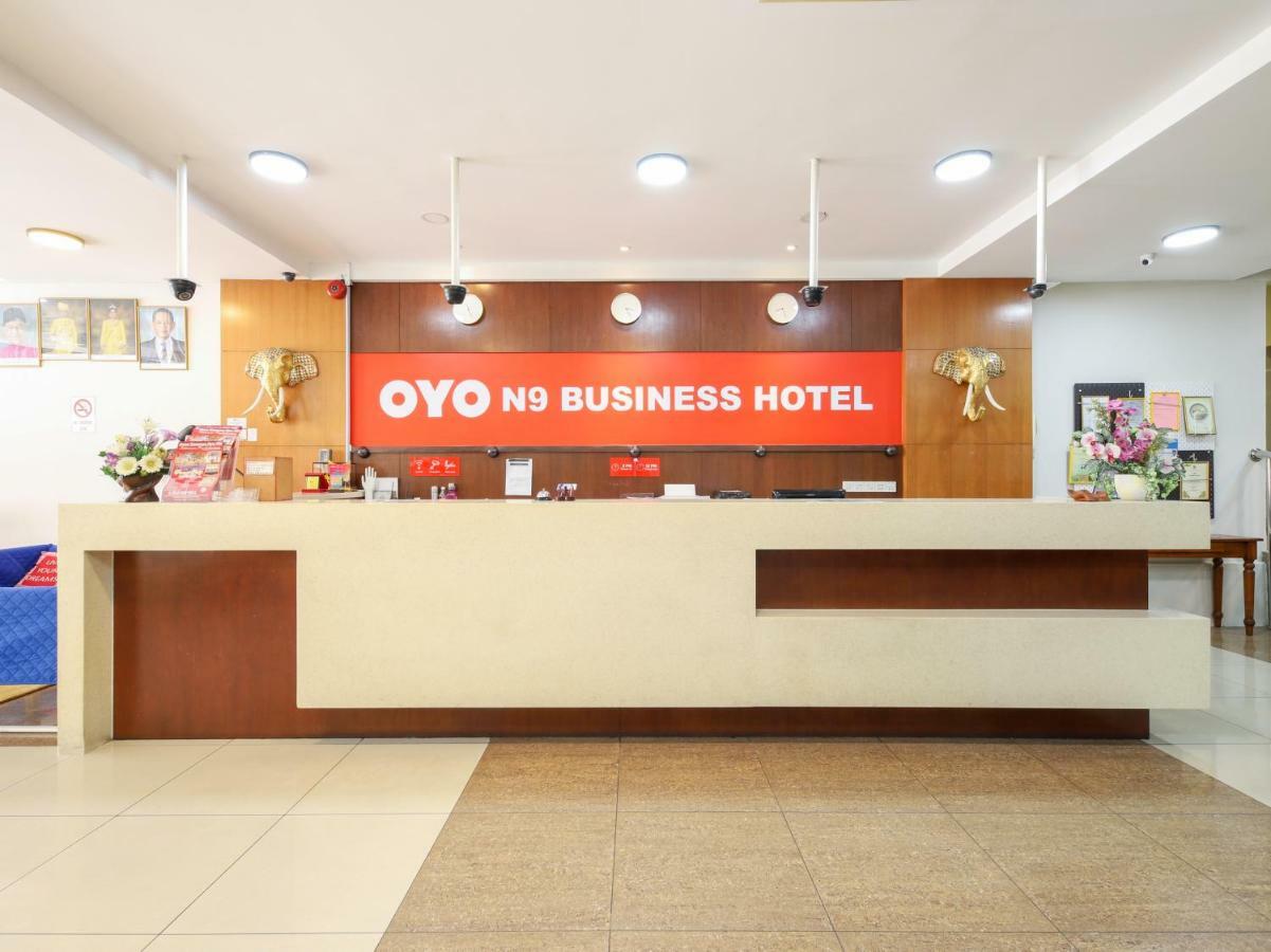 OYO 43955 N9 Business Hotel Nilai Exterior foto